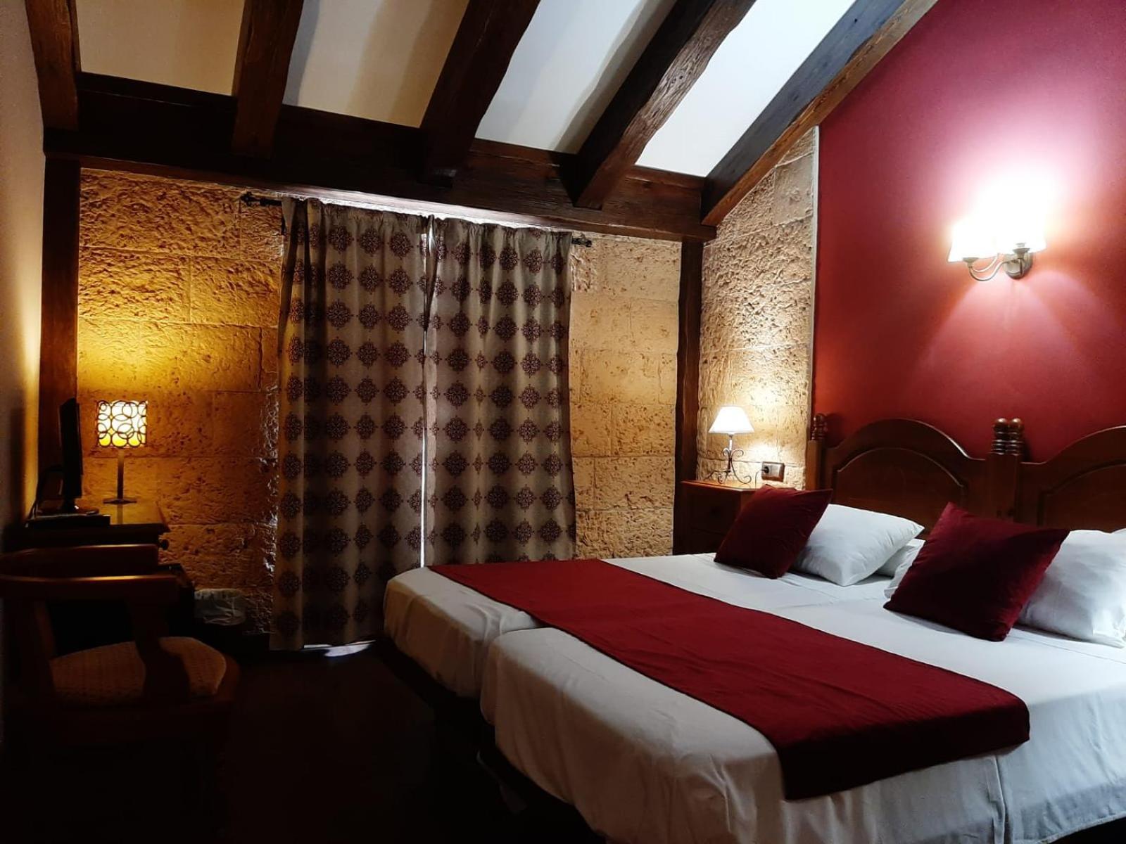 Hotel Rural Los Tadeos Zahara De La Sierra Exteriör bild