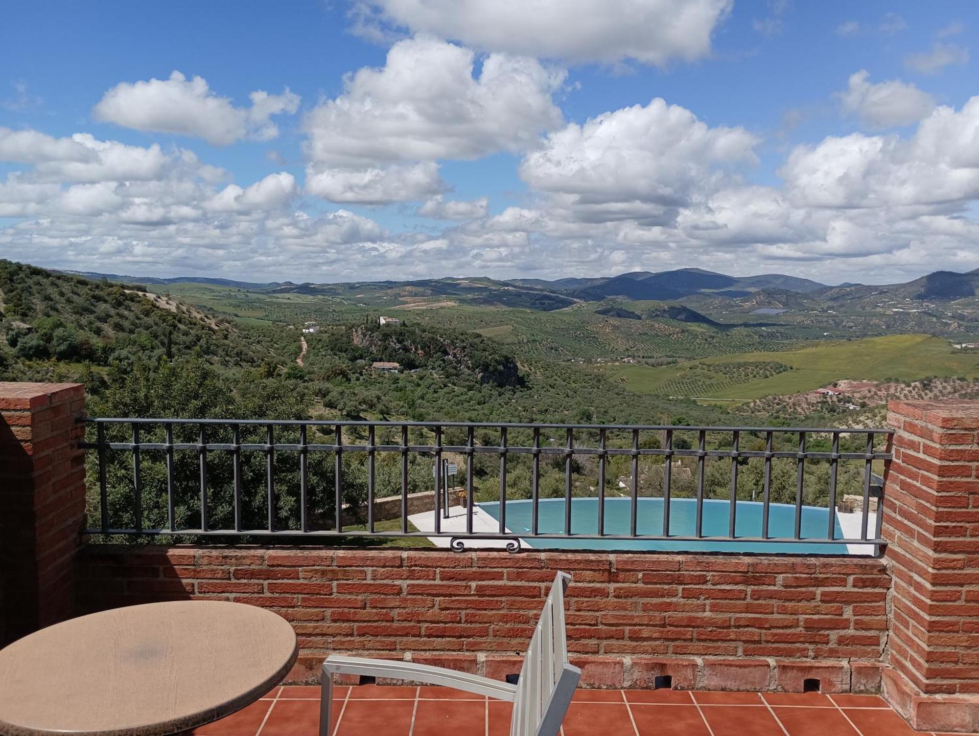Hotel Rural Los Tadeos Zahara De La Sierra Exteriör bild