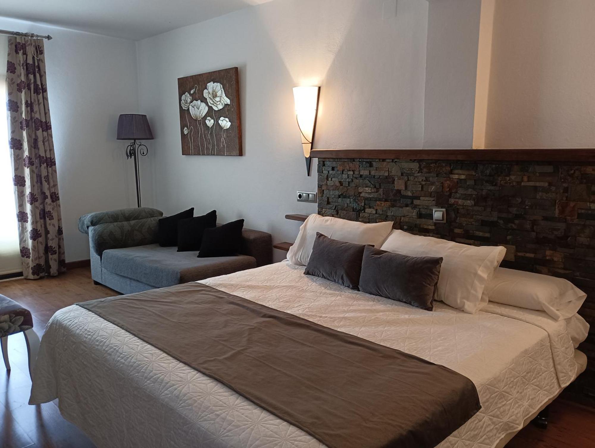 Hotel Rural Los Tadeos Zahara De La Sierra Exteriör bild